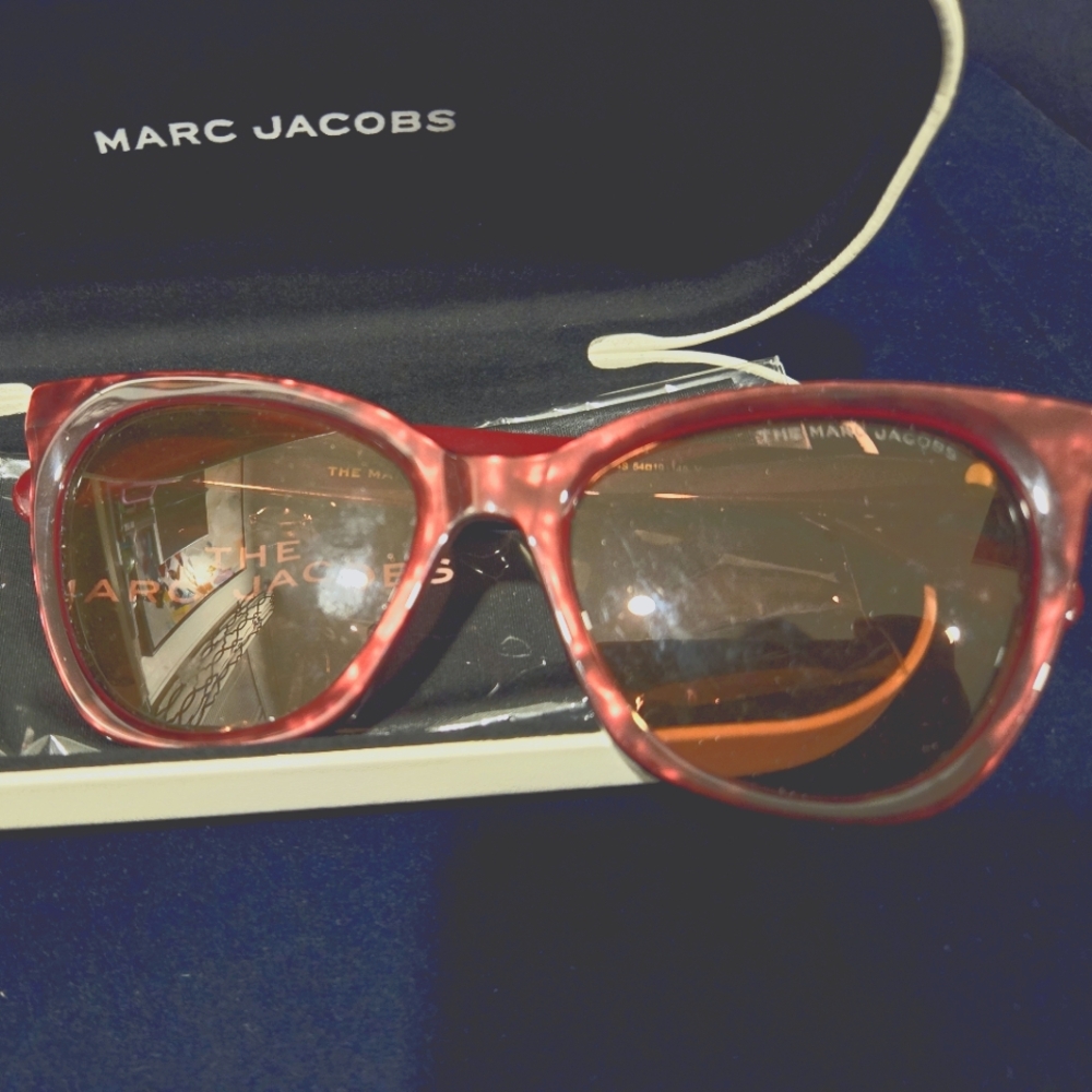 THE MARC JACOBS SUNGLASSES